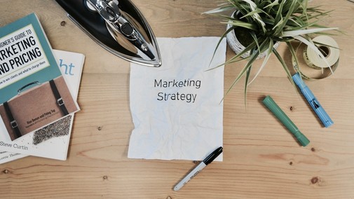 Курс Как создать маркетинговую стратегию, которая будет работать (Контур.Школа)